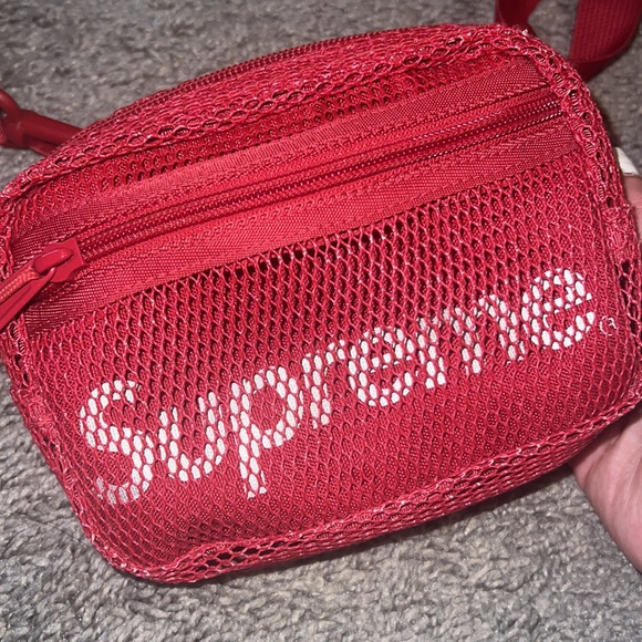 SUPREME bag !!!!! ✨ - Picture 2 of 7